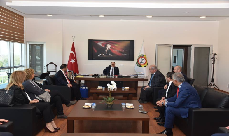 Türk Dış Yatırımları Paneli’nin 11.’si ve Hamm Büyükşehir Belediyesinin Hamm’ın ekonomik verileri ve yatırım fırsatlarının dile getirildiği toplantı düzenlendi