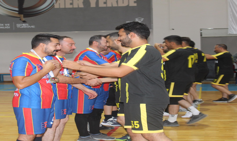 VOLEYBOL KARŞILAŞMALARINDA İLK TUR TAMAMLANDI