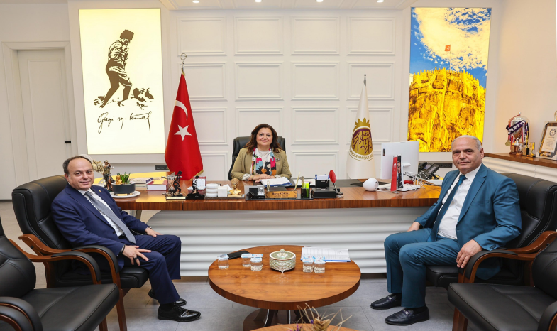 YÖNETİM KURULU BAŞKANIMIZ HÜSNÜ SERTESER, ERKMEN BELEDİYE BAŞKANI YÜCEL ŞAHİN İLE BİRLİKTE AFYONKARAHİSAR BELEDİYE BAŞKANIMIZ BURCU KÖKSAL’I ZİYARET ETTİ