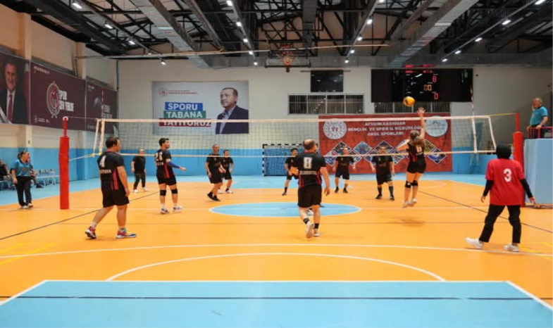 19. ATSO Spor Oyunları Voleybol Müsabakalarında Finale Doğru Heyecan Artıyor