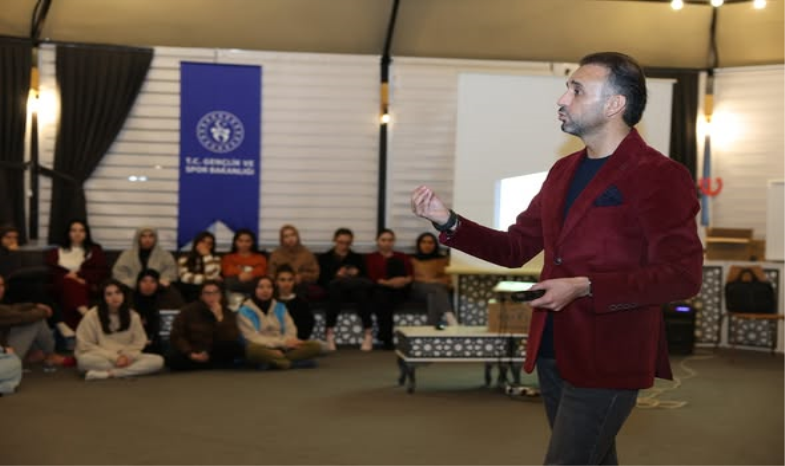 Gençler, Afyonkarahisar Ekonomisi ve Kariyer Fırsatlarını Dinledi