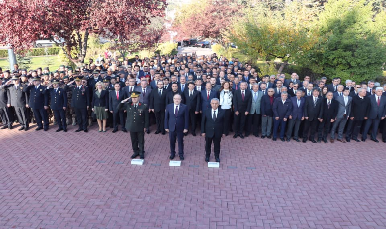 MERDİVENCİ VE GÜZBEY, ATATÜRK'Ü ANMA TÖRENİNE KATILDI