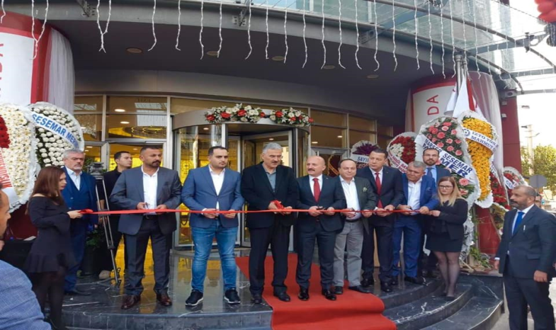 SERTESER, RAMADA-İZMİR OTEL'İN AÇILIŞINA KATILDI