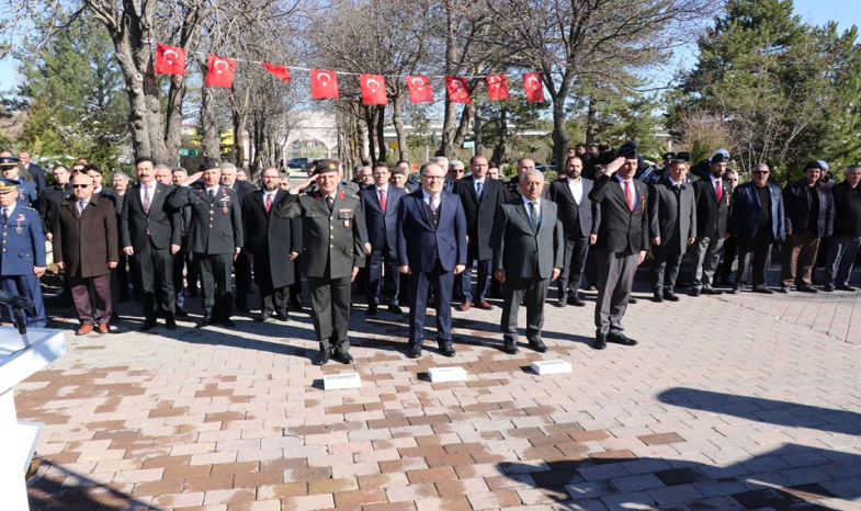 ERDEM VE GÜZBEY, ÇANAKKALE ZAFERİ VE ŞEHİTLERİ ANMA GÜNÜ TÖRENİ'NE KATILDI