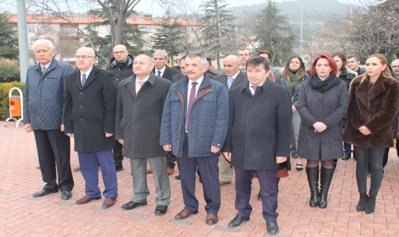 GÜL, ÇELENK SUNMA TÖRENİNE KATILDI