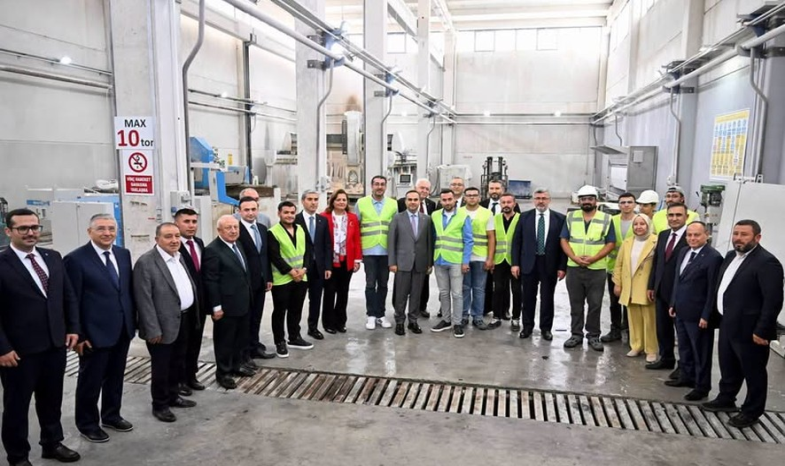 Yönetim Kurulu Başkanımız Hüsnü Serteser, Sanayi ve Teknoloji Bakanımız Sayın Mehmet Fatih
