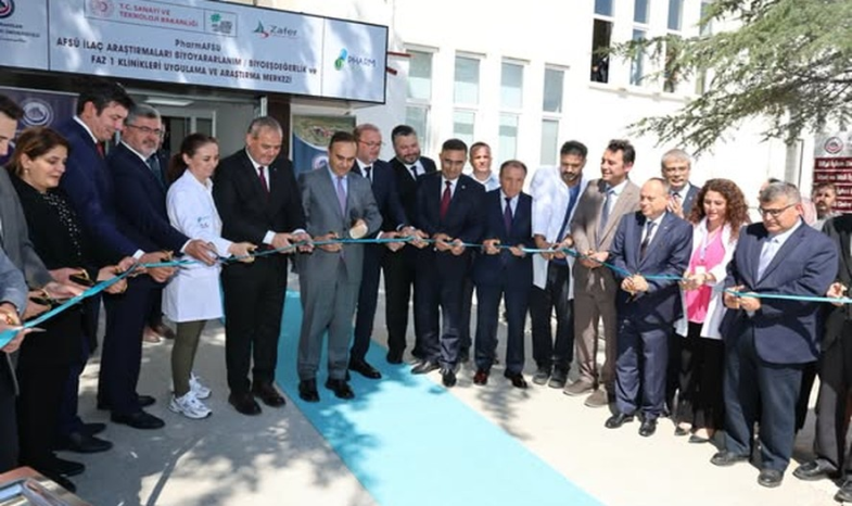 Yönetim Kurulu Başkanımız Hüsnü Serteser, Sanayi ve Teknoloji Bakanımız Sayın Mehmet Fatih