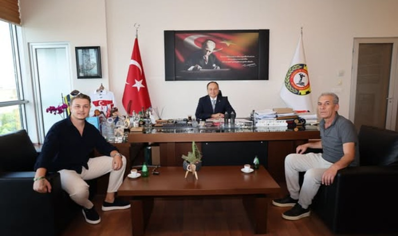 Saray İnşaat yetkilisi Mevlüt Pınar ve Kırtaş Global Gıda yetkilisi Nihat Kırtaş
