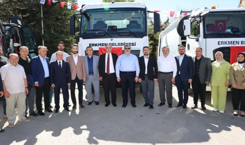 ERKMEN BELEDİYESİ’NİN YENİ ARAÇ VE İŞ MAKİNELERİ HİZMETE ALINDI