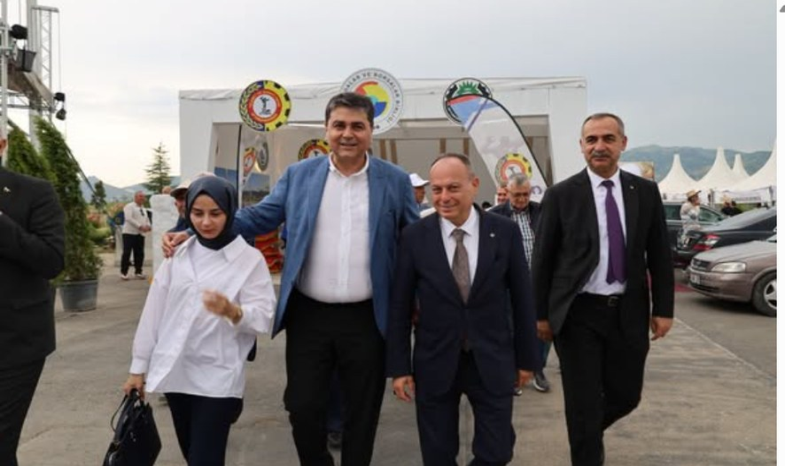 Demokrat Parti Genel Başkanı Gültekin Uysal Fuarımızı Ziyaret Etti