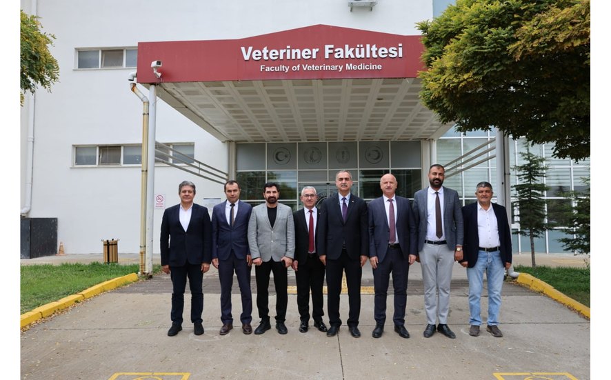 Meclis Başkanımız Mustafa Ali Çelikten, Afyon Kocatepe Üniversitesi Veteriner Fakültesi Dekanı Prof. Dr. Zeki Gürler’i ziyaret etti.