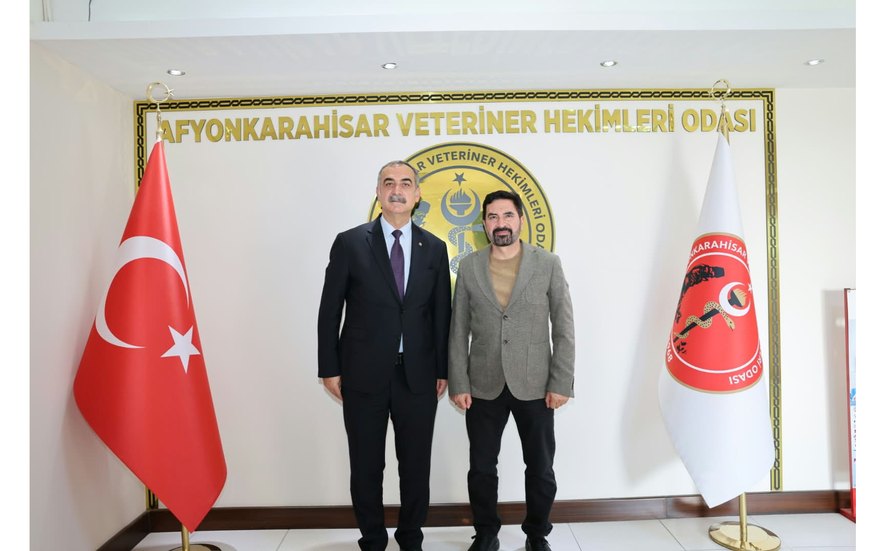 Meclis Başkanımız Mustafa Ali Çelikten; Veteriner Hekimleri Odası Başkanı Celalettin Çankaya, Genel Sekreter Prof. Dr. Vural Özdemir, Muhasip Üye Erka